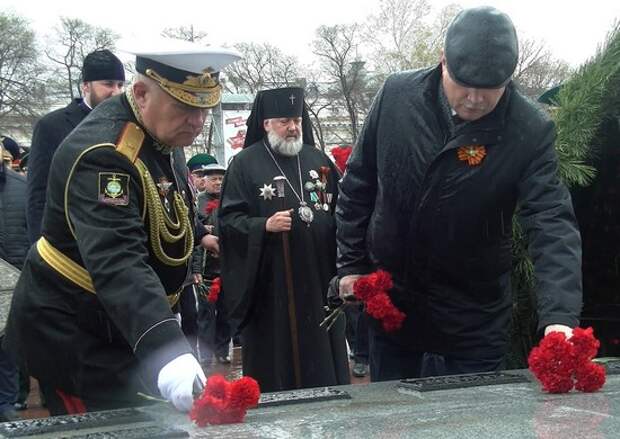 Отдать почесть. Могилы погибших солдат 1941-1945. Помним воинов. Памятники войны 1941-1945 в России.