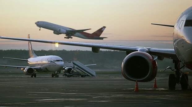 Авиакомпании корректируют маршруты рейсов и расписания полетов из-за ударов по Ирану