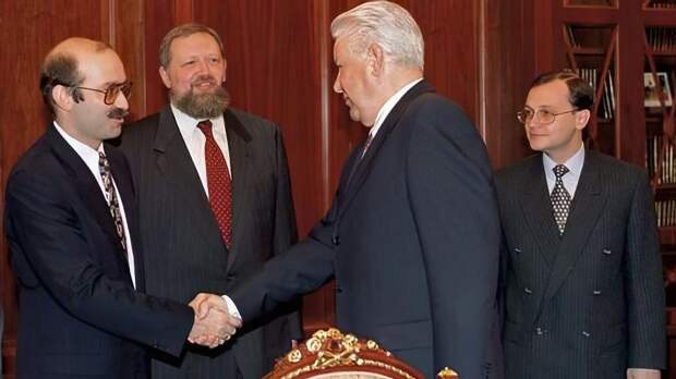 «Это будет безболезненно» – ельцинский министр призывает закончить СВО «из экономии»