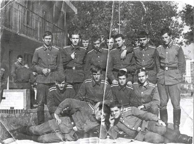 После года срочной службы я, Анатолий Ермаков.jpg