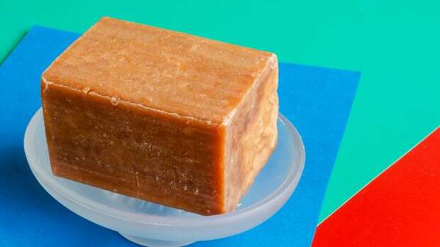 Ни за что до такого не додумаетесь: четыре совершенно неожиданных применения хозяйственного мыла