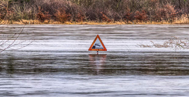 Жителей Челябинской области предупредили о резком подъеме уровня воды в реках и озерах