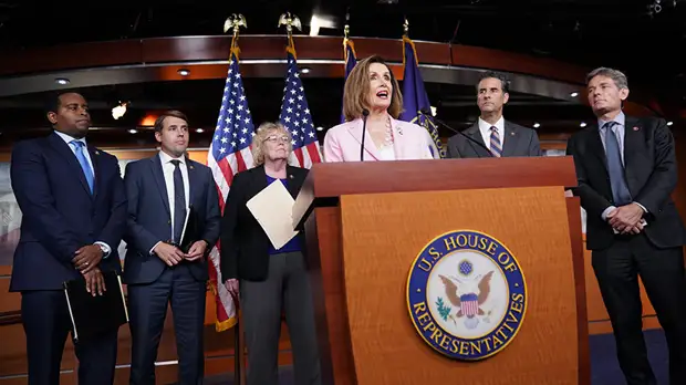 Невидимая рука: в конгрессе США заподозрили Россию в причастности к скандалу с Трампом