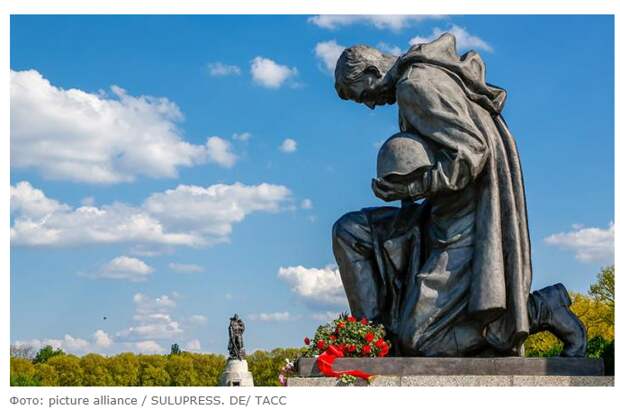 В Германии требуют снести памятник погибшим под Прохоровкой