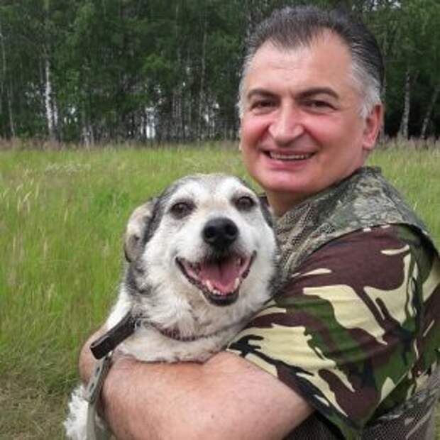 Александр Кебурия с одним из питомцев/Из личного архива