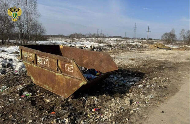 В Суворовском районе убрали свалку вблизи кладбища после жалобы жителей