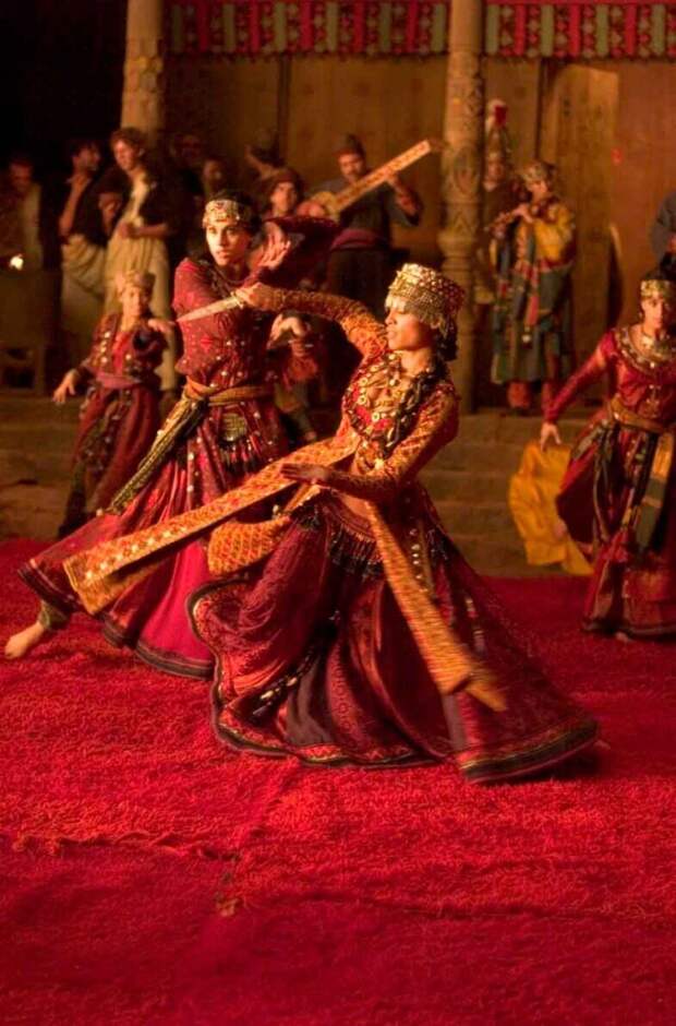 У всемирной истории есть любимчики. Да, их немного, однако они легко узнаваемы по тому, насколько лояльны к их деяниям учёные и исследователи.-8