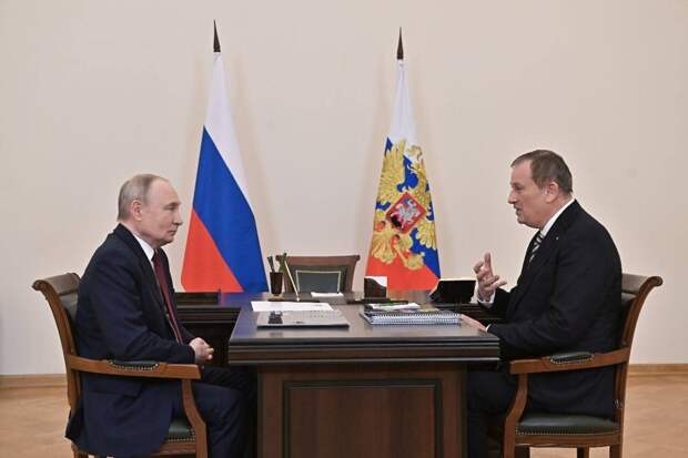 Губернатор Ленобласти пригласил Путина на 100-летие региона в 2027 году