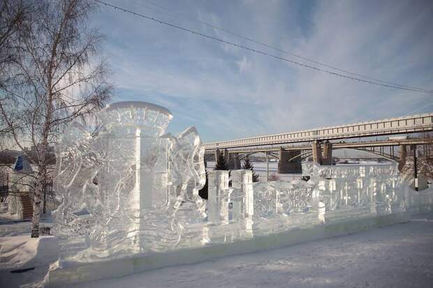 Ледовый городок на Михайловской набережной в Новосибирске завершил свою работу