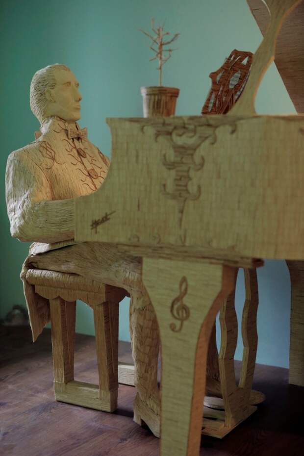 stunning-sculpture-of-a-pianist-of-matches-03