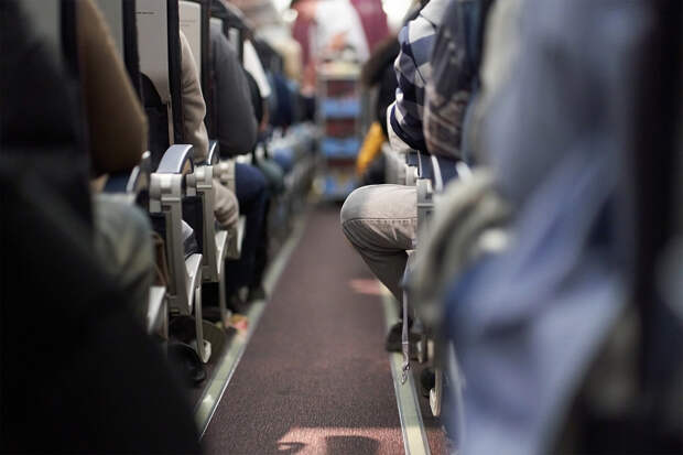 Турист обокрал пассажиров бизнес-класса на рейсе из Дубая и поплатился