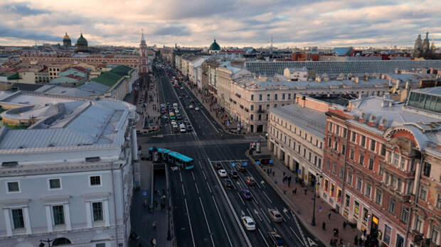 Петербуржцев предупредили об усилении ветра до 17 м/c