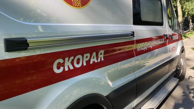 Четыре человека пострадали из-за обрушения потолка в петербургском ТЦ