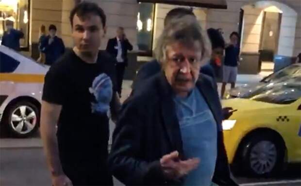 Адвокат и свидетель: Ефремова не было за рулем в момент ДТП Адвокат и свидетель: Ефремова не было за рулем в момент ДТП