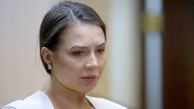 Блогер Лерчек ослепла на правый глаз