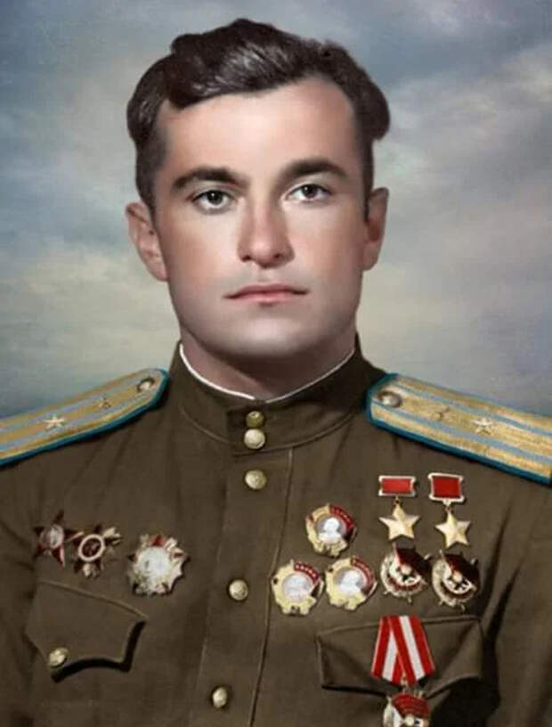 "Все бои выиграны, уходит из боя последним. Но объяснить свои действия не может. Помнит только, что бьет врага".
