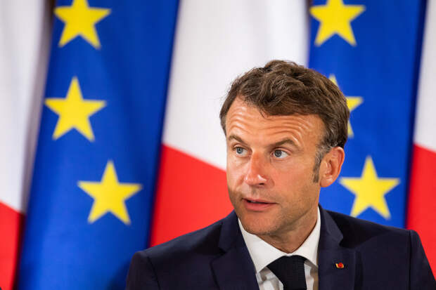 Мэр Парижа Идальго назвала тревожным решение Макрона распустить Нацсобрание