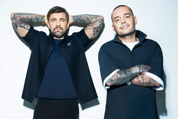 Баста и Гуф повторили совместное фото 16-летней давности в честь нового альбома