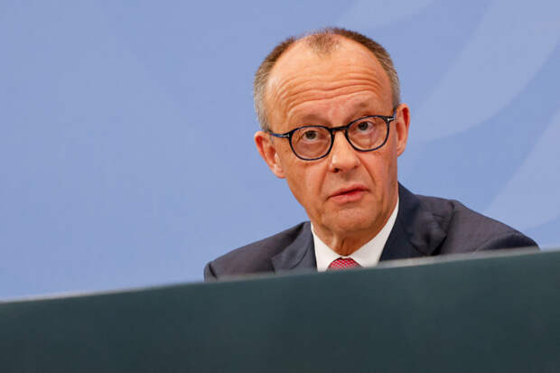 Мерц пообещал возвращать на Украину мужчин призывного возраста