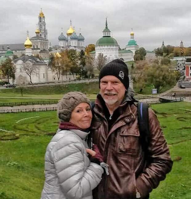 Ивари и Флора в восторге от российской глубинки. Фото: Личная страничка героя публикации в соцсети.