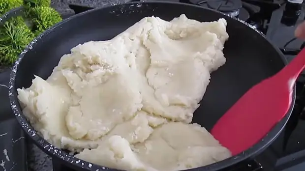 «Медовые огурчики» — молниеносный десерт, для которого даже не надо включать духовку. Идеально к чаю