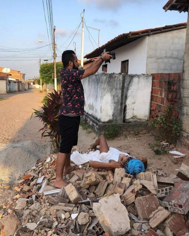 Фотограф из Бразилии делится закадровыми снимками, показывая, как выглядят идеальные фото в реальной жизни