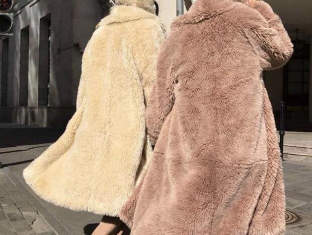 Ожидание vs реальность: девушка заказала стильное плюшевое пальто, но получила просвечивающий кусок ткани