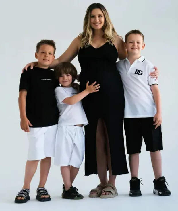 Мария Кожевникова с детьми