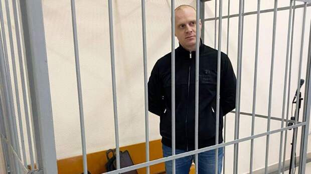 Гордость не барокко: суд арестовал виллу брянского борца с коррупцией