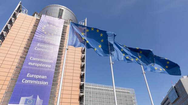 ЕК объяснила задержку кредита Украине и статус отказа от нефти РФ