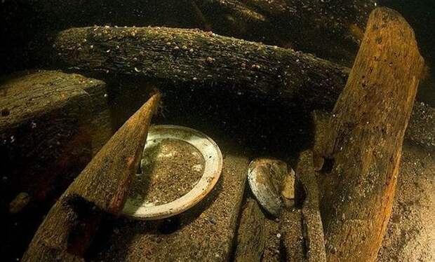 подводные археологи