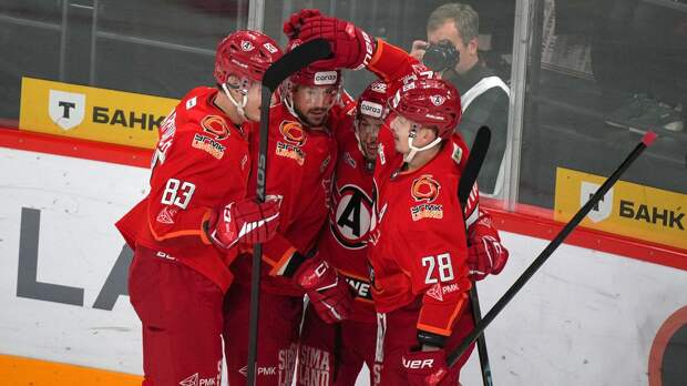 «Автомобилист» добыл победу над «Амуром», Спронг оформил дубль