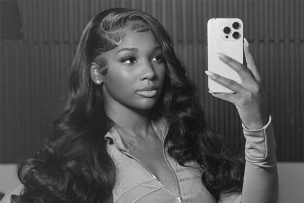 Популярная блогерша отпраздновала с женихом день рождения в Африке и не выжила