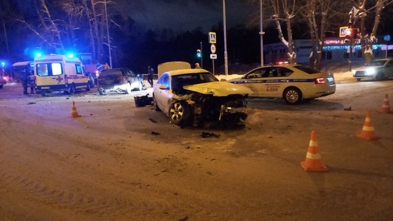 Авария дня. Трагедия в Екатеринбурге, в ДТП погибла многодетная мать
