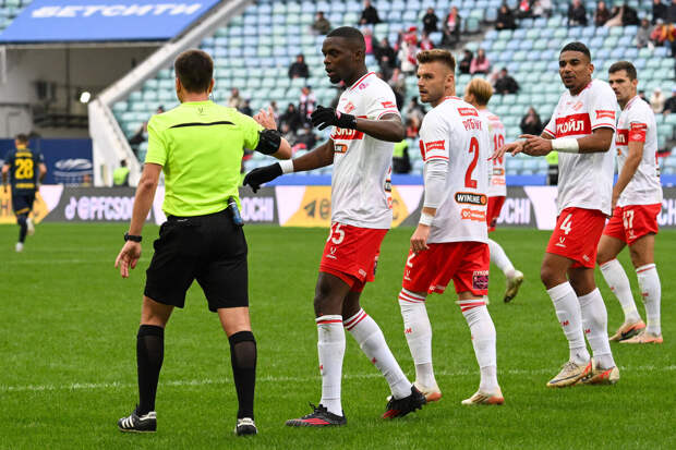 Тренер Гладилин: пока судьи бегают к монитору, падает напряжение игры