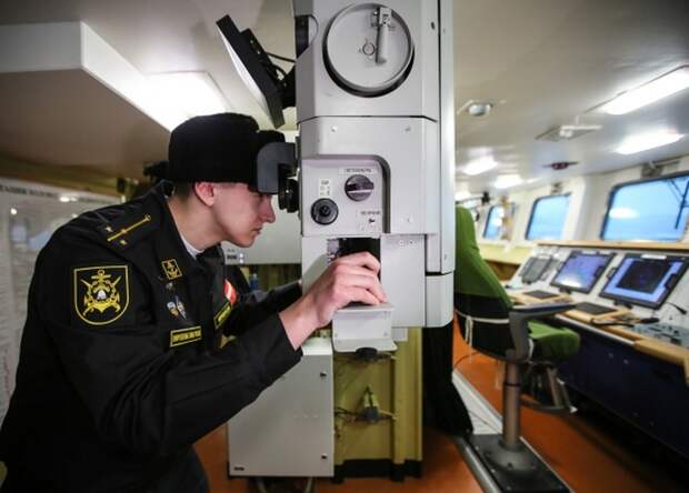 На ходовом посту БДК «Пётр Моргунов».