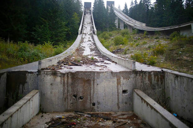 abandoned-olympic-venues-6-57a83c971fd64__880