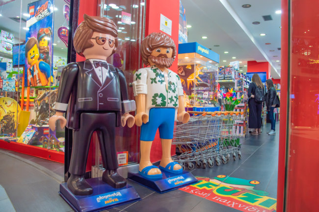 Фигурки Playmobile у магазина Lego - Depositphotos