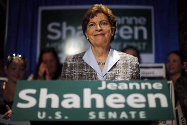 U.S. Senator Jeanne Shaheen (D-NH) speaks at a campaign stop to receive the endorsement of the NARAL Pro-Choice New Hampshire PAC in Manchester, New Hampshire, in this September 29, 2014, file photo.        REUTERS/Brian Snyder/Files