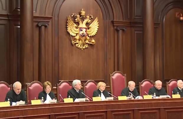 «СССР – незаконно созданное государство»: судья КС РФ рассказал о России и советском прошлом