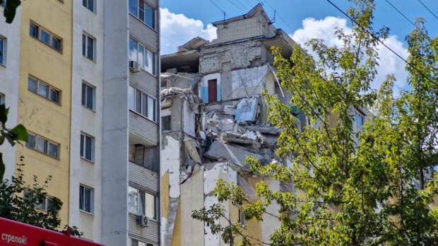 Взрыв дома в Саратове: введен режим ЧС, найден шестой погибший. Что известно к этому часу