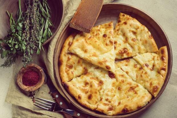 Хачапури с сыром на сковороде