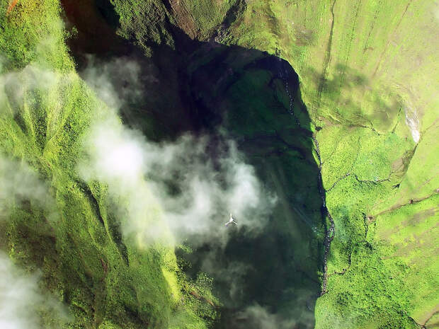 13372747 77cbb5bbae b Стена слез: водопад Хонокохау на Гавайях