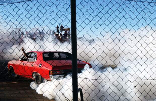 Жжёная резина и хаос - захватывающие кадры с Burnout Competition