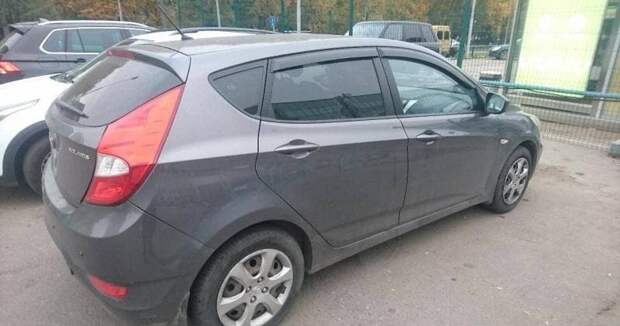 В Москве эвакуировали неправильно припаркованный автомобиль вместе с младенцем в салоне