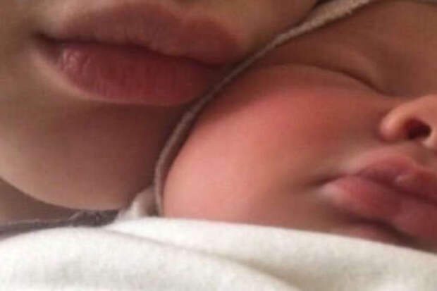 Модель Дарья Клюкина опубликовала редкое фото с сыном из роддома