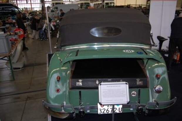 Ретро автомобиль Mercedes Benz 290 Long Ретро автомобиль Mercedes Benz 290 Long