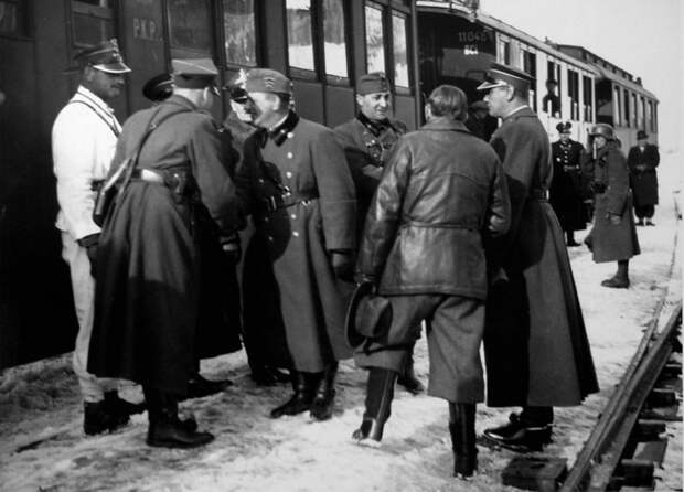 Как польско-венгерско-германские танковые клинья расчленили Чехословакию Как польско-венгерско-германские танковые клинья расчленили Чехословакию