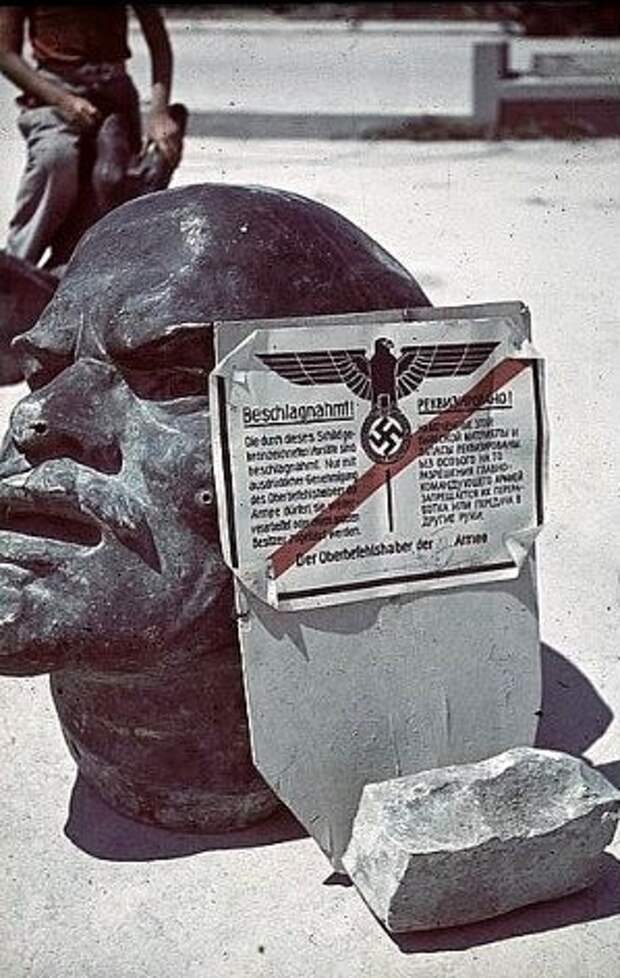 Мотивы сноса памятников советским вождям в годы войны и в наши дни, анализ НОМП-ПБ.