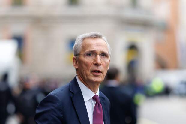 СМИ: Экс-генсек НАТО пытался обсудить с Россией создание буферной зоны